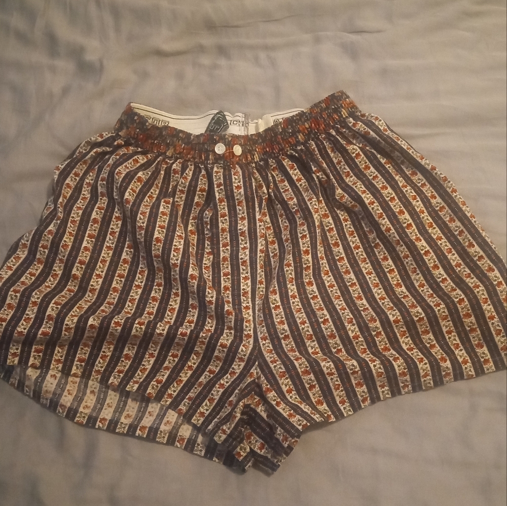 [2 For 1]Striped Floral Women's Shorts
